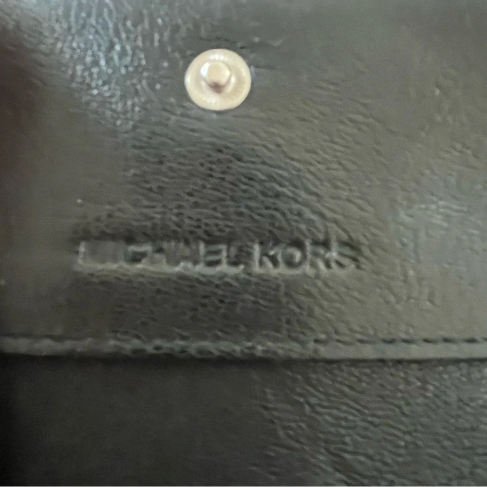 RARE Vintage Michael Kors Black Leather Silver Tone Mini Flap Wallet w/Key Ring - Picture 4 of 12